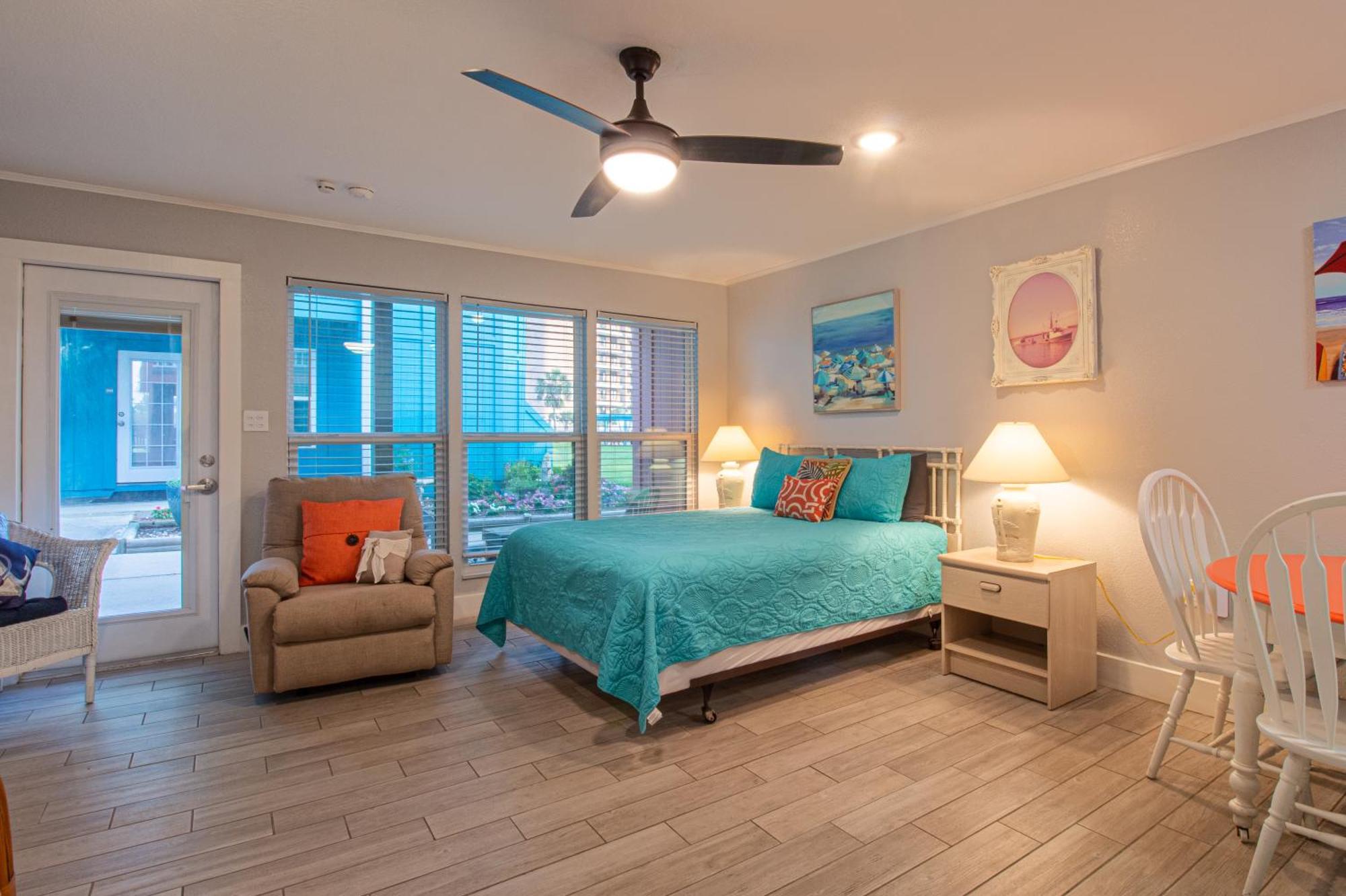 Executive Keys Condominiums On The Beach Port Aransas Exterior photo
